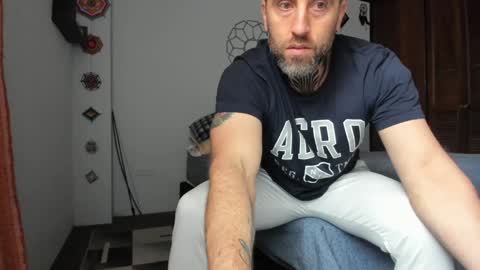 Snapshot of sexycolombian2022 chatting on January 3, 2025, 3:33 pm Antonioylola online show from January 3, 2025, 3:33 pm