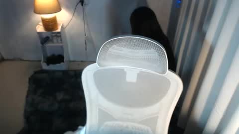 Snapshot of sexydevine_34 chatting on November 16, 2025, 1:22 am Devine online show from November 16, 2025, 1:22 am