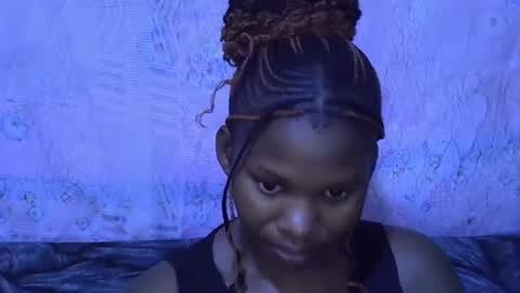 sexydoll002 online show from November 3, 2025, 10:16 am