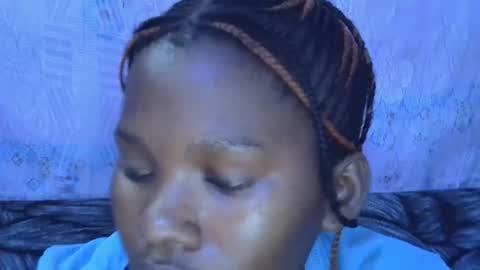 sexydoll002 online show from November 11, 2025, 6:46 am