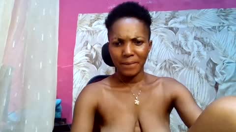 Snapshot of sexydoll32 chatting on June 18, 2026, 10:03 pm sexydoll32 online show from June 18, 2026, 10:03 pm