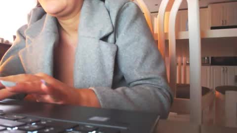 Snapshot of sexydomina chatting on December 7, 2024, 10:45 am sexylady online show from December 7, 2024, 10:45 am