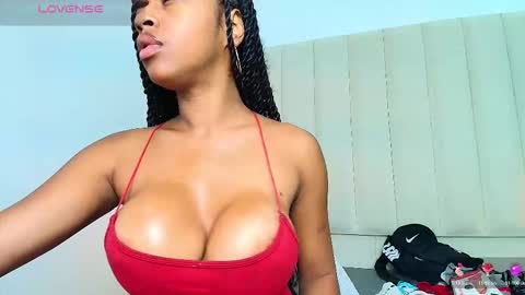 Vanessa online show from December 5, 2025, 1:52 pm