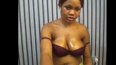 Snapshot of sexyeye368293 chatting on October 8, 2025, 12:41 am sexyeye368293 online show from October 8, 2025, 12:41 am