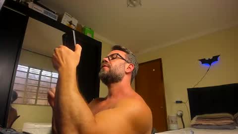 chris online show from November 12, 2025, 4:18 pm