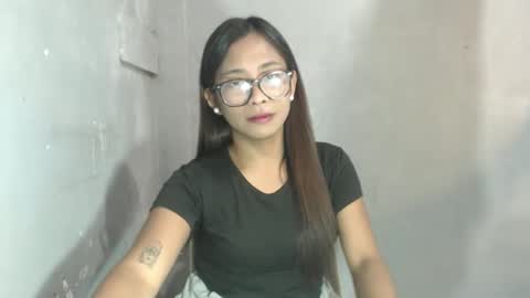 Snapshot of sexyguinevere chatting on March 3, 2026, 5:35 am Guine3 online show from March 3, 2026, 5:35 am