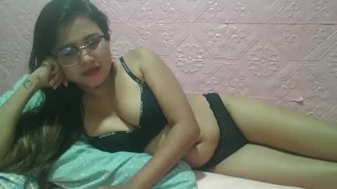 sexyjessa20 online show from February 4, 2026, 1:17 pm