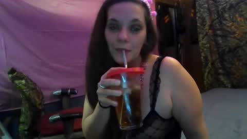 Ivy Smoke  Big D online show from March 5, 2026, 4:41 am