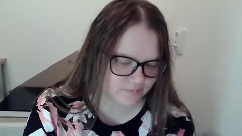 Kate online show from December 5, 2024, 2:11 pm