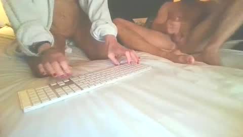 Snapshot of sexykoppel_876 chatting on December 20, 2024, 5:04 am sexykoppel_876 online show from December 20, 2024, 5:04 am