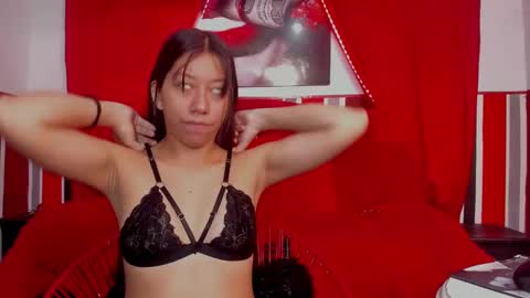 Snapshot of sexylaurita4u chatting on February 13, 2025, 12:11 pm laura online show from February 13, 2025, 12:11 pm