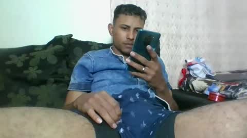 Snapshot of sexyleon69 chatting on February 11, 2025, 4:55 am Sexy leon online show from February 11, 2025, 4:55 am