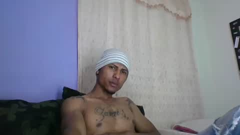 Snapshot of sexyleon69 chatting on October 1, 2025, 2:01 pm Sexy leon online show from October 1, 2025, 2:01 pm