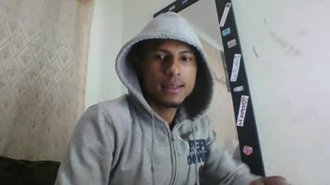 Snapshot of sexyleon69 chatting on April 29, 2026, 7:01 am Sexy leon online show from April 29, 2026, 7:01 am