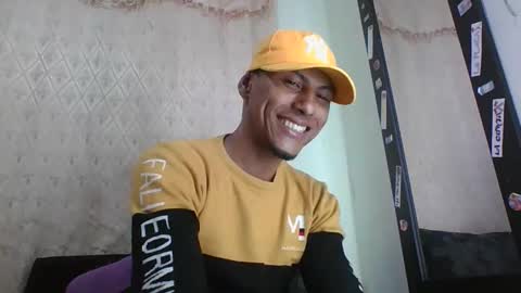 Snapshot of sexyleon69 chatting on May 28, 2026, 8:33 am Sexy leon online show from May 28, 2026, 8:33 am