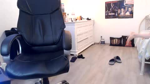 Vincent Vega online show from March 4, 2025, 5:56 pm