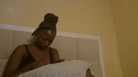 Snapshot of sexymia56 chatting on September 30, 2025, 7:24 am Miss mia online show from September 30, 2025, 7:24 am