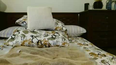 Miya online show from March 14, 2026, 3:34 am