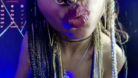 Snapshot of sexynaf chatting on December 17, 2024, 1:18 am N A F online show from December 17, 2024, 1:18 am