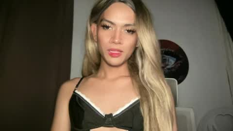 Snapshot of sexynakedweapon chatting on June 19, 2026, 6:12 pm LIEZEL online show from June 19, 2026, 6:12 pm