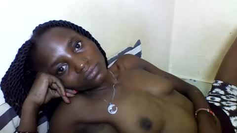 Snapshot of sexyneedle22 chatting on February 14, 2025, 9:13 am VIVIAN online show from February 14, 2025, 9:13 am