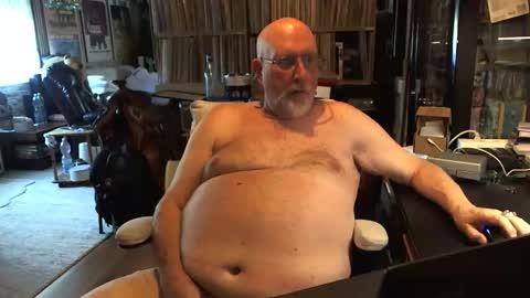Grizz Lee Bear online show from May 25, 2026, 7:36 am