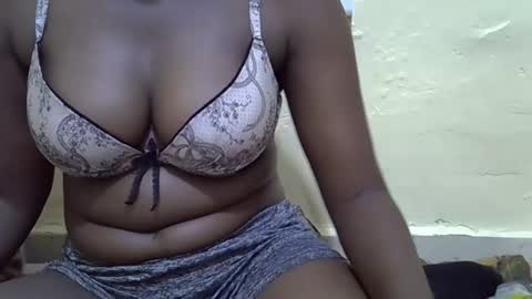 sexypeach98 online show from January 6, 2026, 8:23 pm