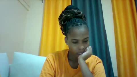 Snapshot of sexyqueen3457132 chatting on March 3, 2025, 1:21 am DOVY ACHIENG online show from March 3, 2025, 1:21 am