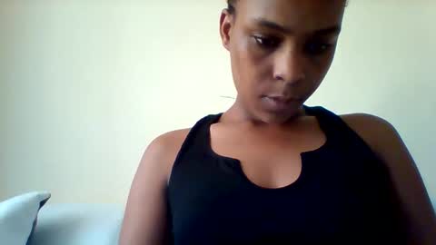 Snapshot of sexyqueen3457132 chatting on October 16, 2025, 11:11 am DOVY ACHIENG online show from October 16, 2025, 11:11 am