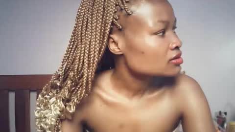 queenivy online show from January 9, 2026, 2:53 pm