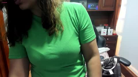 R A C H E L online show from November 4, 2025, 12:04 pm