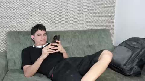 MATIAS-18   THIAHO -18  MAX-19  NICOKALY-19  CAIN-19   MOD ESTEBAN online show from October 4, 2025, 7:34 pm