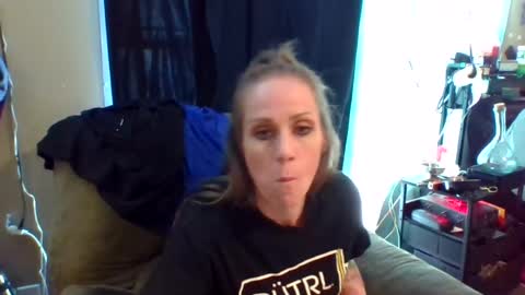sexytillygurl online show from June 15, 2026, 4:53 pm