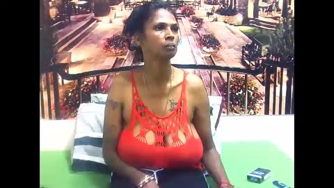 Snapshot of sexyva4u2luv chatting on February 19, 2025, 5:49 am sexyva4u2luv online show from February 19, 2025, 5:49 am
