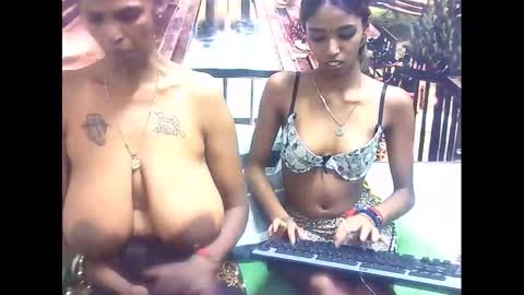 Snapshot of sexyva4u2luv chatting on February 20, 2025, 10:05 am sexyva4u2luv online show from February 20, 2025, 10:05 am