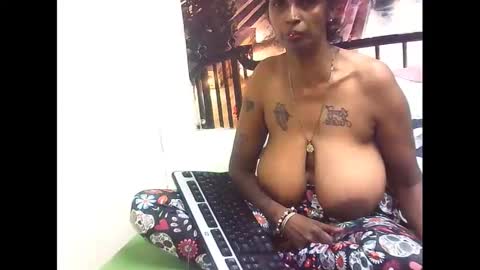 Snapshot of sexyva4u2luv chatting on February 25, 2025, 12:13 pm sexyva4u2luv online show from February 25, 2025, 12:13 pm