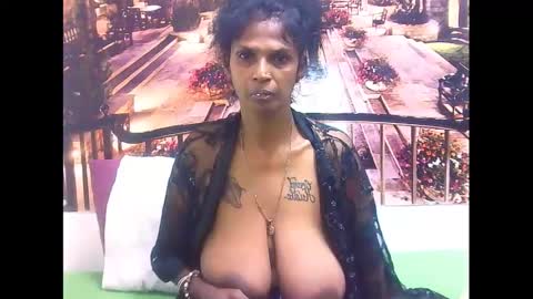 Snapshot of sexyva4u2luv chatting on March 5, 2025, 11:05 pm sexyva4u2luv online show from March 5, 2025, 11:05 pm
