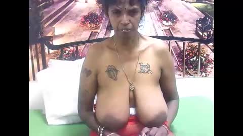 Snapshot of sexyva4u2luv chatting on March 6, 2025, 11:20 pm sexyva4u2luv online show from March 6, 2025, 11:20 pm