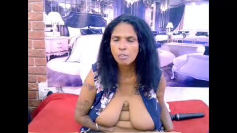 Snapshot of sexyva4u2luv chatting on April 22, 2026, 6:38 am sexyva4u2luv online show from April 22, 2026, 6:38 am