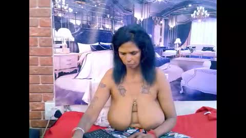 Snapshot of sexyva4u2luv chatting on May 5, 2026, 6:38 pm sexyva4u2luv online show from May 5, 2026, 6:38 pm