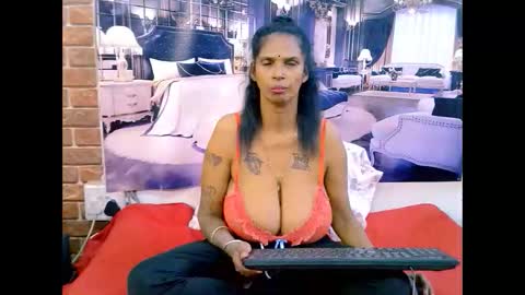 Snapshot of sexyva4u2luv chatting on May 11, 2026, 6:05 pm sexyva4u2luv online show from May 11, 2026, 6:05 pm