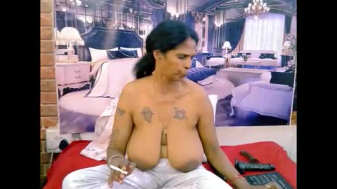 Snapshot of sexyva4u2luv chatting on May 16, 2026, 8:22 am sexyva4u2luv online show from May 16, 2026, 8:22 am