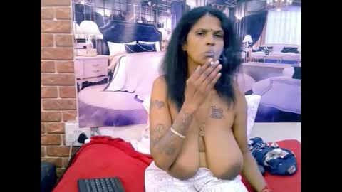 Snapshot of sexyva4u2luv chatting on May 17, 2026, 10:44 am sexyva4u2luv online show from May 17, 2026, 10:44 am