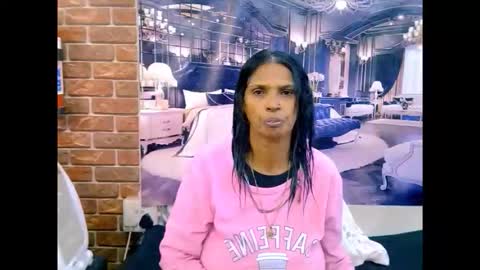 Snapshot of sexyva4u2luv chatting on May 25, 2026, 5:46 am sexyva4u2luv online show from May 25, 2026, 5:46 am