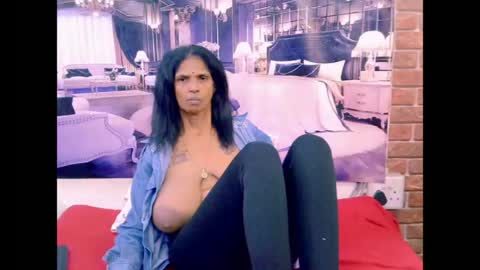 Snapshot of sexyva4u2luv chatting on July 1, 2026, 11:48 pm sexyva4u2luv online show from July 1, 2026, 11:48 pm