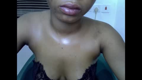 sexyxpeach online show from February 18, 2026, 11:44 pm