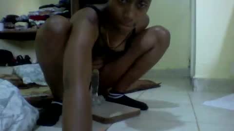 Snapshot of sexyy_tiny chatting on December 27, 2024, 11:17 am Mel online show from December 27, 2024, 11:17 am