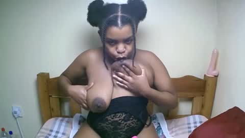 sexyyred_ online show from March 6, 2026, 2:08 am