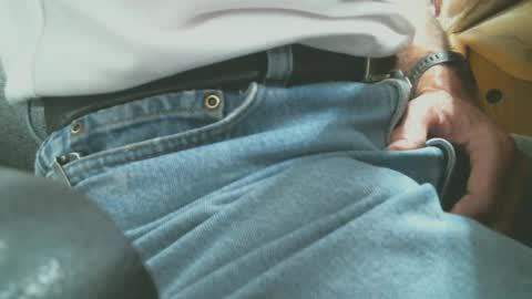 Snapshot of sflgentlman chatting on December 5, 2024, 10:23 pm Bruce online show from December 5, 2024, 10:23 pm