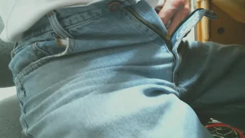 Snapshot of sflgentlman chatting on December 20, 2024, 10:43 pm Bruce online show from December 20, 2024, 10:43 pm